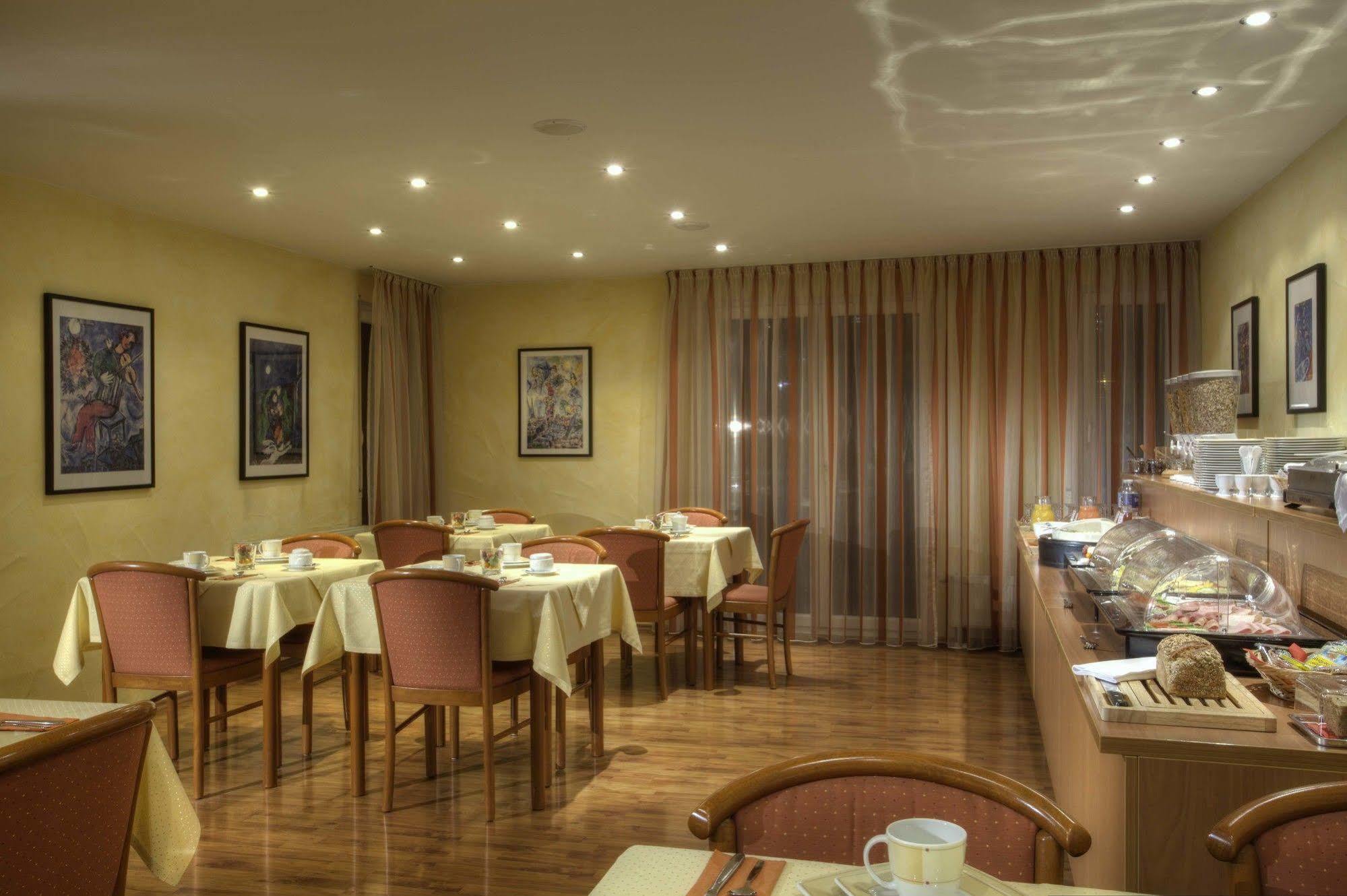 Hotel Zur Muehle Urbach  Exteriör bild